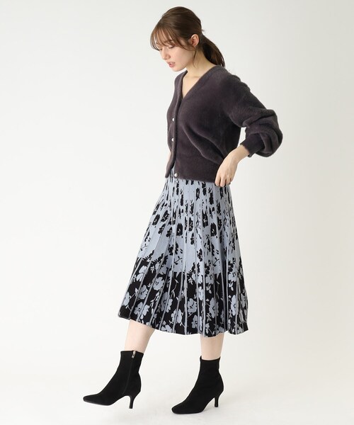 index（インデックス）の「◆フェザーヤーン フェイクパールボタンカーディガン（カーディガン/ボレロ・レディース・サックスブルー/チャコールグレー/ライトグレー・36/38/40/42）」の16枚目の写真