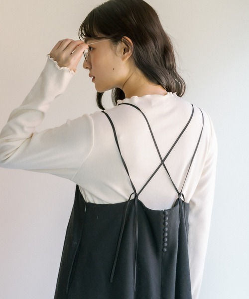 PUAL CE CIN(ピュアルセシン)の「ロゴ刺繍プチハイネックプルオーバー(Tシャツ/カットソー・レディース・アイボリー/ブラック・FREE)」の4枚目の写真