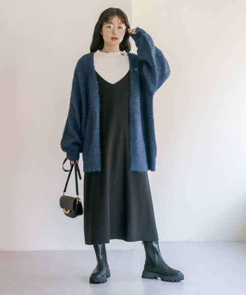 PUAL CE CIN(ピュアルセシン)の「ロゴ刺繍プチハイネックプルオーバー(Tシャツ/カットソー・レディース・アイボリー/ブラック・FREE)」の5枚目の写真