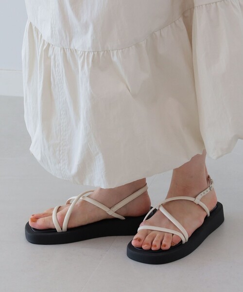 Ray BEAMS（レイビームス）の「REMME / ボリューム コード サンダル（サンダル・レディース・ブラック/オフホワイト・35/36/37/38/39）」の16枚目の写真