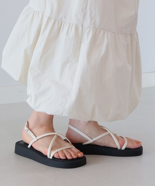 Ray BEAMS（レイビームス）の「REMME / ボリューム コード サンダル（サンダル・レディース・ブラック/オフホワイト・35/36/37/38/39）」の8枚目の写真