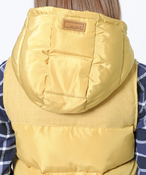 X-girl（エックスガール）の「ZIP PUFF VEST（ベスト・レディース・ブラック/イエロー/ネイビー・1/2）」の8枚目の写真