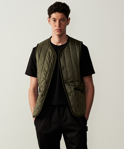 LAVENHAM(ラベンハム)の「THORNHAM VERTICAL QUILT GILET MENS / ソーンハム バーティカルキルト ジレ メンズ(ベスト・メンズ・ネイビー/オリーブ/ブラック・S/L/M/XL/XS)」の10枚目の写真