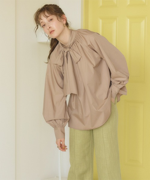 titivate（ティティベイト）の「リボン付きボリュームスリーブブラウス