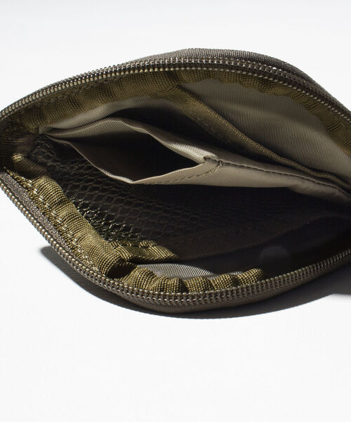 Gramicci（グラミチ）の「【GRAMICCI/グラミチ】コーデュラ ミニ財布 コインケース L字型 ウオレット Dカン（コインケース・メンズ・オリーブ/ブラック/ベージュ・FREE）」の9枚目の写真