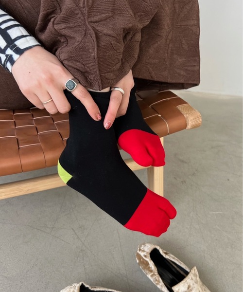 SANSeLF（サンセルフ）の「カラータビソックス【SANSeLF】sana23s004（ソックス/靴下・レディース・グリーン/ブラック/ライトブルー/ブルー・FREE）」の10枚目の写真