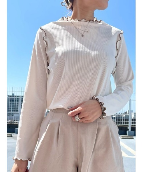 HONEYSUCKLE ROSE(ハニーサックルローズ)の「【HONEYSUCKLE ROSE】メロウ長袖Tシャツ(Tシャツ/カットソー・レディース・ベージュ/ホワイト/ブラック・M/L)」の1枚目の写真