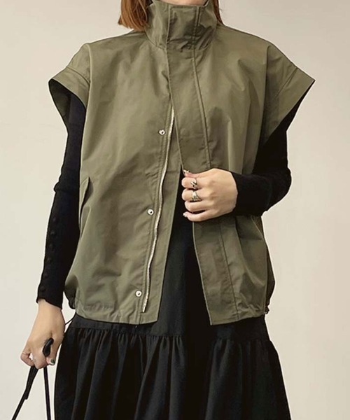 STYLEBLOCK（スタイルブロック）の「ベネシャンノースリーブブルゾン（ミリタリージャケット・レディース・ベージュ/カーキ/ブラック/アイボリー・FREE）」の4枚目の写真