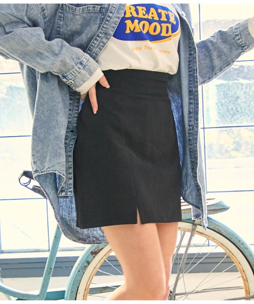 ANAP（アナップ）の「フロントスリットミニスカート（スカート・レディース・ベージュ/ブルー/ブラック・FREE）」の2枚目の写真