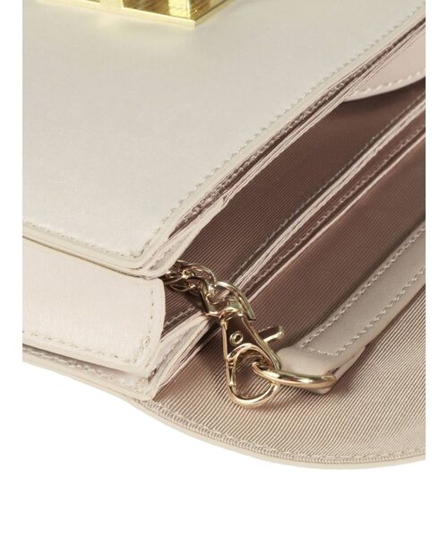 LAGUNAMOON（ラグナムーン）の「LADYヴィンテージサテンメタルクラッチバッグ（クラッチバッグ・レディース・ライトベージュ・FREE）」の5枚目の写真