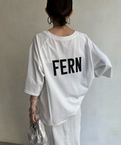 DouDou（ドゥドゥ）の「【WEB限定】袖チュール前後2WAYロゴTEE（Tシャツ/カットソー・レディース・オフホワイト/グリーン/ネイビー・FREE）」の2枚目の写真