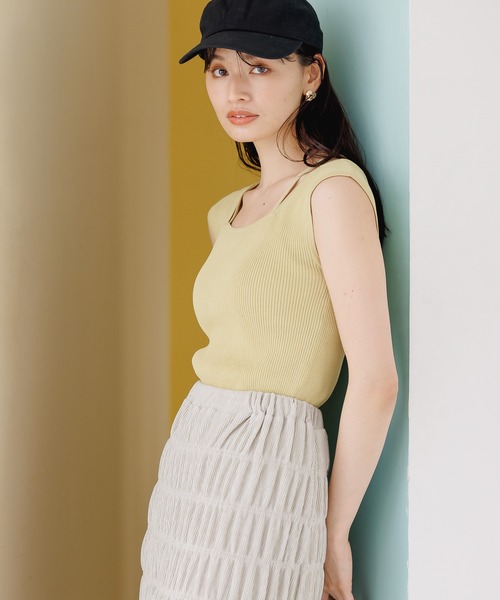 mysty woman（ミスティウーマン）の「ストリング前後2WAYリブニットタンク 197417（ニット/セーター・レディース・オフホワイト/オレンジ系その他/グレイッシュブルー/モカ/ブラック/イエロー/グリーン/ライトグリーン/グリーン系その他/ピンク・FREE）」の8枚目の写真