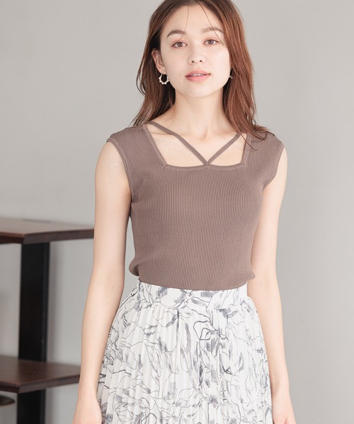 mysty woman（ミスティウーマン）の「ストリング前後2WAYリブニットタンク 197417（ニット/セーター・レディース・オフホワイト/オレンジ系その他/グレイッシュブルー/モカ/ブラック/イエロー/グリーン/ライトグリーン/グリーン系その他/ピンク・FREE）」の3枚目の写真