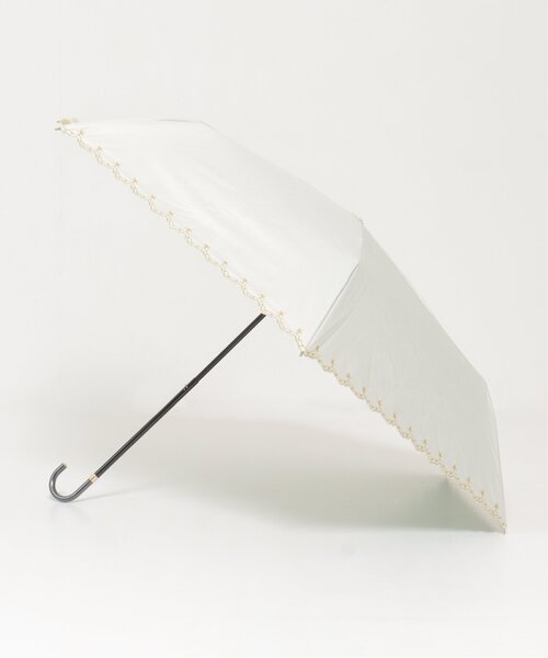 LBC（エルビーシー）の「【UVカット】Wpc. 遮光 星柄 スカラップ ミニ 日傘 晴雨兼用 折りたたみ傘（折りたたみ傘・レディース・ブラック/ネイビー/オフホワイト・FREE）」の2枚目の写真