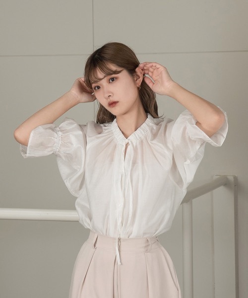 lawgy(ラウジー)の「gather neck ribbon shirt(シャツ/ブラウス・レディース・ブラック/グレー/ホワイト・FREE)」の19枚目の写真