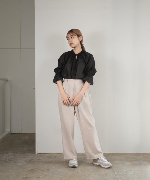 lawgy(ラウジー)の「gather neck ribbon shirt(シャツ/ブラウス・レディース・ブラック/グレー/ホワイト・FREE)」の16枚目の写真