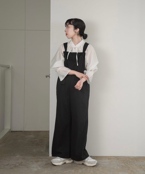 lawgy(ラウジー)の「gather neck ribbon shirt(シャツ/ブラウス・レディース・ブラック/グレー/ホワイト・FREE)」の6枚目の写真