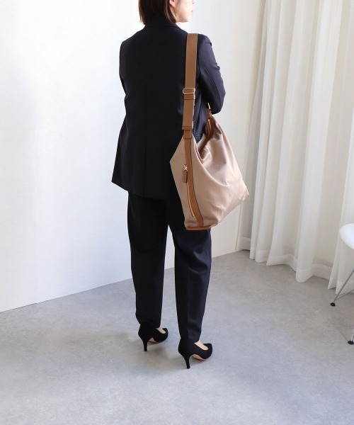 MIAN （ミアン）の「CLEMATIS/ワンショルダーバッグ（ショルダーバッグ・レディース・アイボリー/ブラック/グレイッシュベージュ/カーキ/ホワイト・FREE）」の17枚目の写真