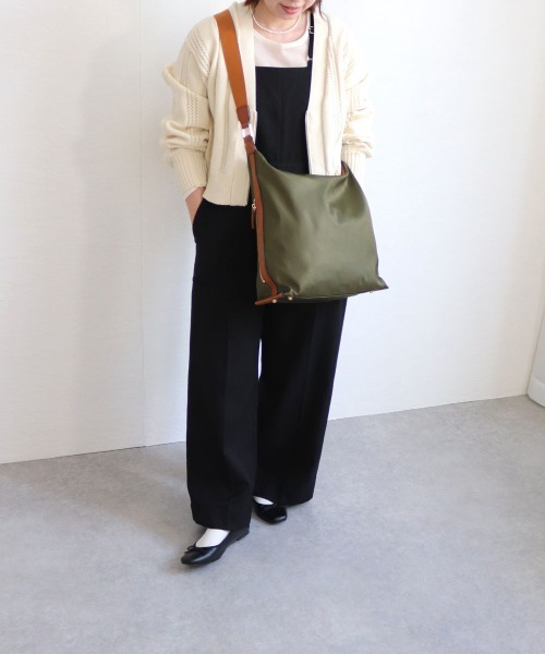 MIAN （ミアン）の「CLEMATIS/ワンショルダーバッグ（ショルダーバッグ・レディース・アイボリー/ブラック/グレイッシュベージュ/カーキ/ホワイト・FREE）」の10枚目の写真