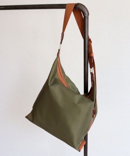 MIAN （ミアン）の「CLEMATIS/ワンショルダーバッグ（ショルダーバッグ・レディース・アイボリー/ブラック/グレイッシュベージュ/カーキ/ホワイト・FREE）」の15枚目の写真