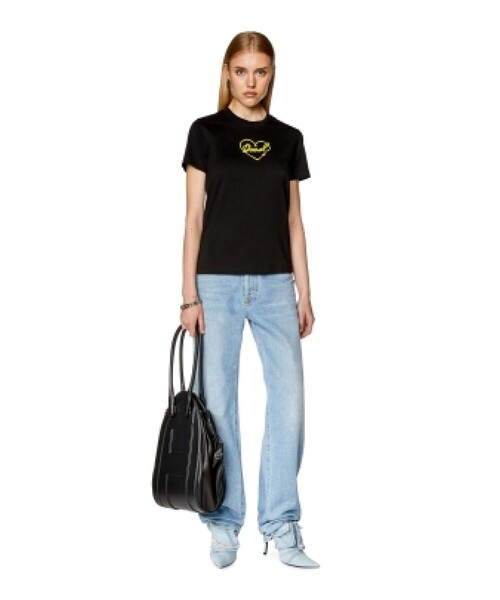 DIESEL（ディーゼル）の「レディース トップス カットソー 半袖 Tシャツ（Tシャツ/カットソー・レディース・ブラック/ホワイト・LARGE/SMALL/MEDIUM/X-LARGE）」の7枚目の写真