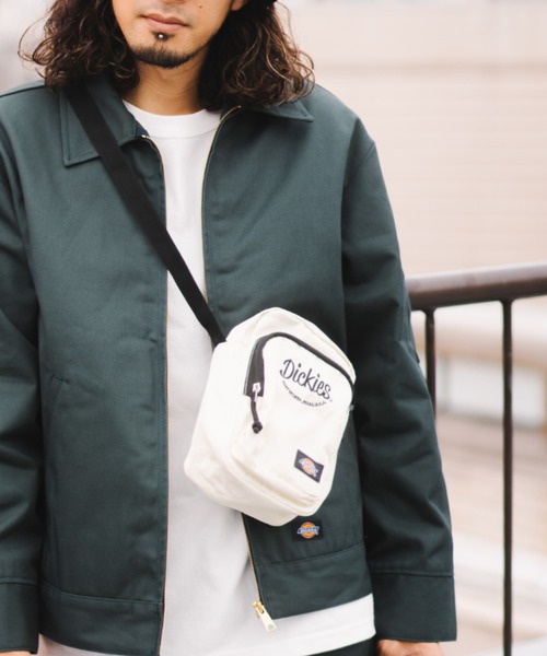 Dickies(ディッキーズ)の「Dickies ロゴ刺繍 クイックショルダーバッグ(ショルダーバッグ・メンズ・ベージュ/ブラック/オフホワイト・FREE)」の4枚目の写真