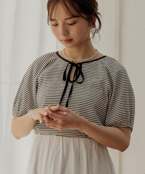 flower（フラワー）の「ネックリボンボーダーティーズ（Tシャツ/カットソー・レディース・ブラック/ベージュ・FREE）」の2枚目の写真