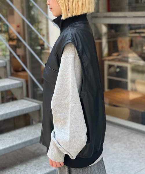 CIAOPANIC（チャオパニック）の「フェイクレザーMA-1スタンドベスト（ライダースジャケット・レディース・ブラック/ブラウン・FREE）」の13枚目の写真