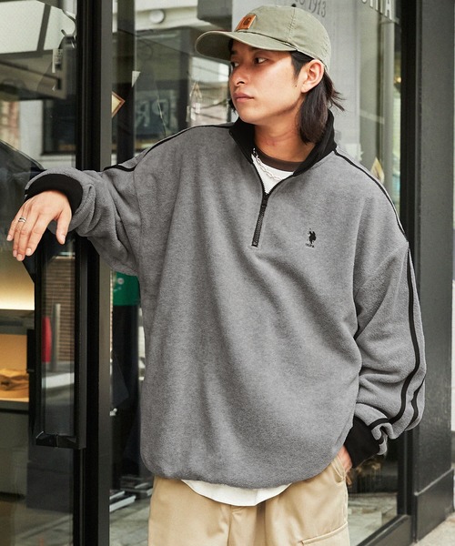 U.S. POLO ASSN.(ユーエスポロアッスン)の「U.S. POLO ASSN. / ユーエスポロアッスン 別注 ワンポイント刺繍 サイドラインリブ配色 ビッグシルエットハーフジップフリースプルオーバー(スウェット・メンズ・オレンジ/ネイビー/オフホワイト/アッシュグレー/ブラック/グレイッシュベージュ・M/L)」の14枚目の写真