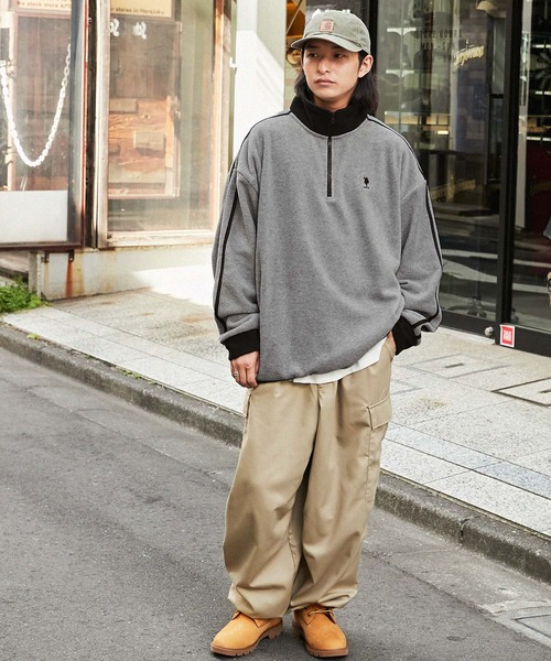 U.S. POLO ASSN.(ユーエスポロアッスン)の「U.S. POLO ASSN. / ユーエスポロアッスン 別注 ワンポイント刺繍 サイドラインリブ配色 ビッグシルエットハーフジップフリースプルオーバー(スウェット・メンズ・オレンジ/ネイビー/オフホワイト/アッシュグレー/ブラック/グレイッシュベージュ・M/L)」の16枚目の写真