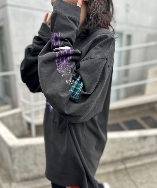 mi via loca(ミヴィアロカ)の「ヴィンテージライクプリントロンT(Tシャツ/カットソー・レディース・グレー/オフホワイト/スミクロ・FREE)」の16枚目の写真