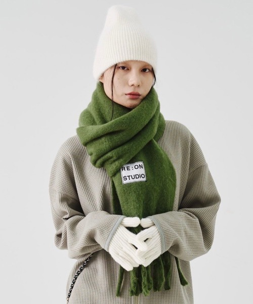 REON STUDIO（レオンスタジオ）の「韓国ブランド RE:ON STUDIO レオンスタジオ FRINGE FLUFFY MUFFLER ボリュームマフラー フリンジマフラー マフラー 防寒グッズ 韓国ファッション（マフラー・メンズ・ブラウン/ブラック/グレー/グリーン/ホワイト/アイボリー/ブルー/マスタード・ONE SIZE）」の6枚目の写真