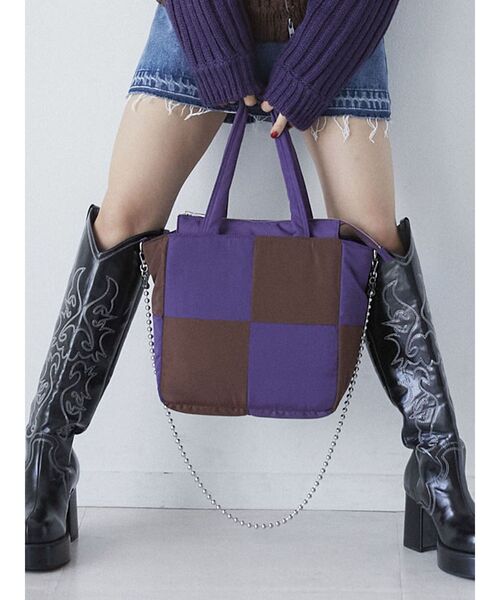 jouetie（ジュエティ）の「ブロッキングパッファーバッグ（ハンドバッグ・レディース・ブラック/パープル・FREE）」の3枚目の写真