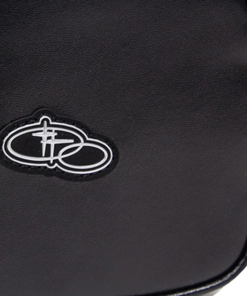 ROMANTIC CROWN（ロマンティッククラウン）の「A'GEM/9 × .kom『ROMANTIC CROWN/ロマンティッククラウン』SHINING LOGO MINI BAG/シャイニングロゴミニ バッグ（ショルダーバッグ・メンズ・シルバー/ブラック・FREE）」の7枚目の写真