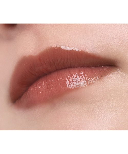 Celvoke（セルヴォーク）の「Celvoke / モイステン リップドロップ（口紅/リップティント/グロス・レディース・０３ ネオテラコッタ/０１ セピア/０２ ハニードロップ/EX０１ スウィートムーン/０４ バーントピンク/EX０３ キャラメリゼナッツ/EX０６ サンセットブリック/０６ アイロニーピーチ/０７ キャメルボア/０８ ミッシングプラム/EX08 ジェリーフィッシュ/０５ アリュールフレーバー/０９ ロックキャンディ・FREE）」の19枚目の写真