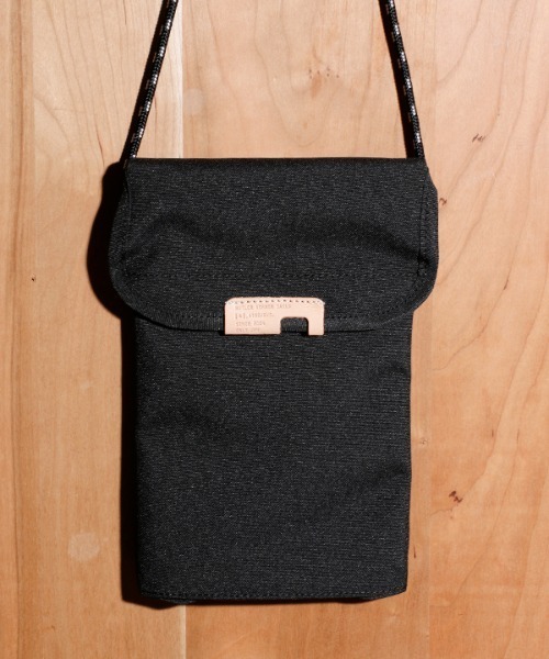 Butler Verner Sails(バトラーヴァーナーセイルス)の「Butler Verner Sails バトラーバーナーセイルズ / コーデュラバーチカルサコッシュ スマホケース / JA-2127-33(ショルダーバッグ・メンズ・ロイヤルブルー/チャコール/ブラック・FREE)」の1枚目の写真
