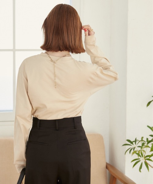 ANGIE(アンジー)の「箔プリント メタリック ロゴ ロンT(Tシャツ/カットソー・レディース・ライトベージュ/ネイビー/ホワイト×シルバー/ホワイト×ゴールド/スミクロ・LARGE/SMALL/MEDIUM)」の15枚目の写真