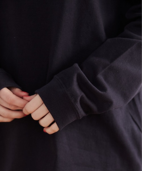 ANGIE(アンジー)の「箔プリント メタリック ロゴ ロンT(Tシャツ/カットソー・レディース・ライトベージュ/ネイビー/ホワイト×シルバー/ホワイト×ゴールド/スミクロ・LARGE/SMALL/MEDIUM)」の22枚目の写真