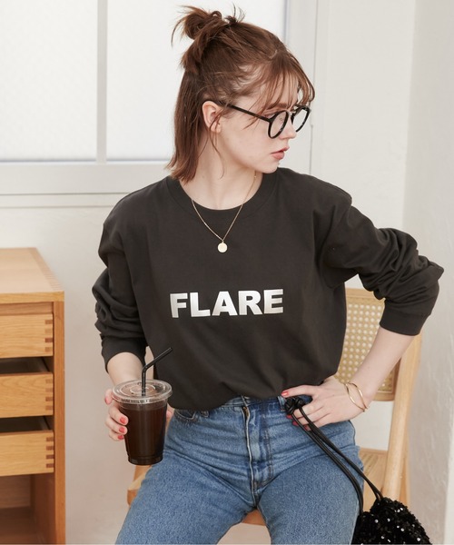 ANGIE(アンジー)の「箔プリント メタリック ロゴ ロンT(Tシャツ/カットソー・レディース・ライトベージュ/ネイビー/ホワイト×シルバー/ホワイト×ゴールド/スミクロ・LARGE/SMALL/MEDIUM)」の12枚目の写真