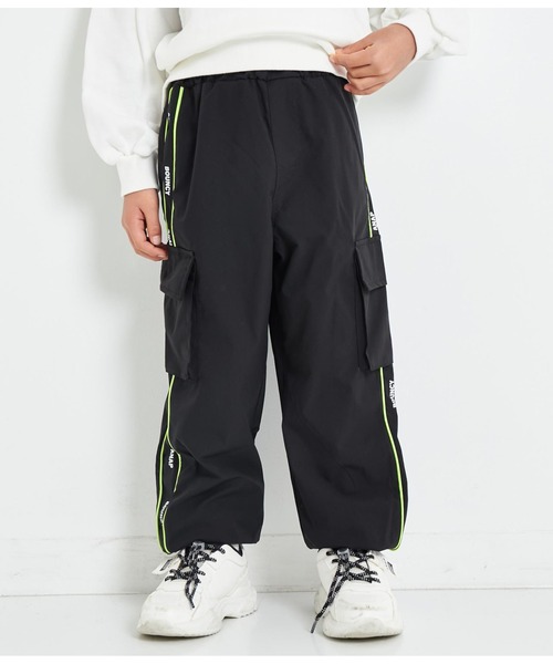 ANAP kids（アナップキッズ）の「パイピングラインジョガーパンツ（その他パンツ・キッズ・ラベンダー/ブラック・120cm/100cm/130cm/110cm）」の2枚目の写真