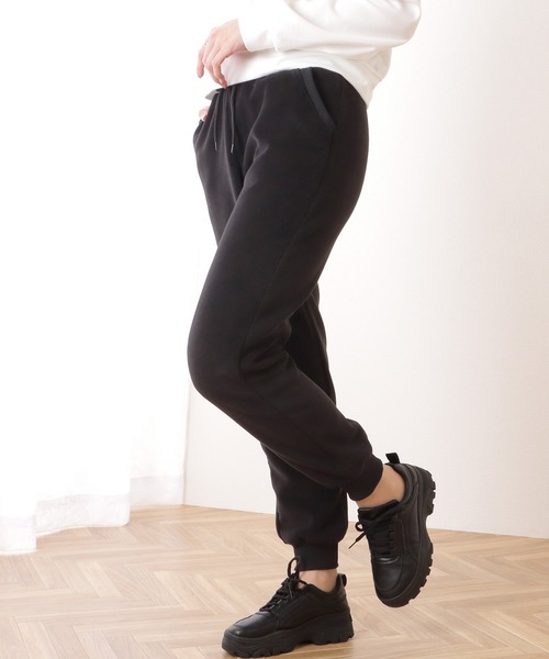 DAYRA(デイラ)の「裏ボア フリース イージー ホット パンツ(スウェットパンツ・レディース・ライトグレー/ダークグレー/グレイッシュベージュ/ブラック/ブラウン・E/Q/J)」の9枚目の写真