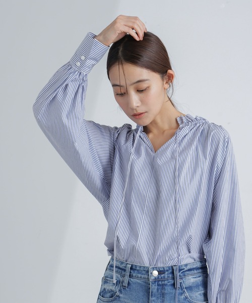 ナノユニバースDritte Boutique フリルブラウス淡い水色