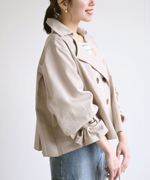 rps（アールピーエス）の「ＢＡＣＫプリーツショートトレンチコート（トレンチコート・レディース・ミント/ベージュ/アイボリー・フリー）」の21枚目の写真