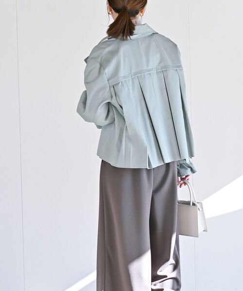 rps（アールピーエス）の「ＢＡＣＫプリーツショートトレンチコート（トレンチコート・レディース・ミント/ベージュ/アイボリー・フリー）」の20枚目の写真