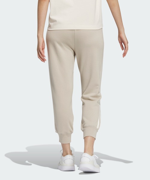 adidas(アディダス)の「エッセンシャルズ プラス スリーストライプス フレンチテリー テーパードパンツ / アディダス adidas(スウェットパンツ・レディース・グレー/ブラック/ベージュ・XX-LARGE/LARGE/MEDIUM/SMALL/X-LARGE/X-SMALL)」の12枚目の写真