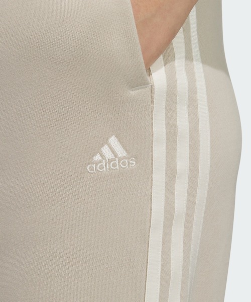 adidas(アディダス)の「エッセンシャルズ プラス スリーストライプス フレンチテリー テーパードパンツ / アディダス adidas(スウェットパンツ・レディース・グレー/ブラック/ベージュ・XX-LARGE/LARGE/MEDIUM/SMALL/X-LARGE/X-SMALL)」の14枚目の写真