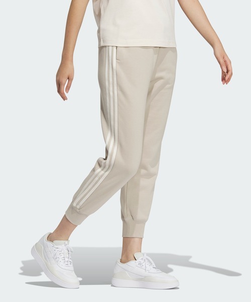 adidas(アディダス)の「エッセンシャルズ プラス スリーストライプス フレンチテリー テーパードパンツ / アディダス adidas(スウェットパンツ・レディース・グレー/ブラック/ベージュ・XX-LARGE/LARGE/MEDIUM/SMALL/X-LARGE/X-SMALL)」の13枚目の写真