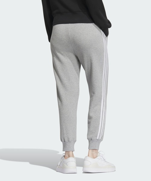 adidas(アディダス)の「エッセンシャルズ プラス スリーストライプス フレンチテリー テーパードパンツ / アディダス adidas(スウェットパンツ・レディース・グレー/ブラック/ベージュ・XX-LARGE/LARGE/MEDIUM/SMALL/X-LARGE/X-SMALL)」の8枚目の写真