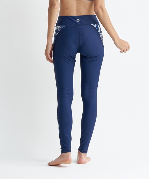 ROXY（ロキシー）の「SPIRITED LEGGINGS VE/ロキシー速乾UVカットサイドラインデザインフィットネスレギンスパンツ（レギンス/スパッツ・レディース・ブルー/ブラック/マルチ・SMALL/MEDIUM/LARGE）」の15枚目の写真