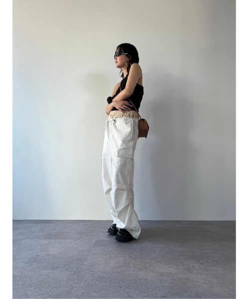 HANNE(アン)の「Wウエストカーゴパンツ(カーゴパンツ・レディース・ブラック/アイボリー・FREE)」の6枚目の写真